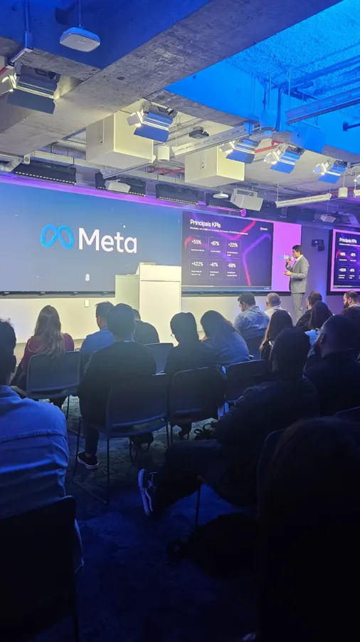 Marcus apresentando sobre AI SEO na Meta